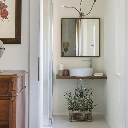 Panigai House Bed & Breakfast