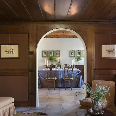 Panigai House Bed & Breakfast 3*