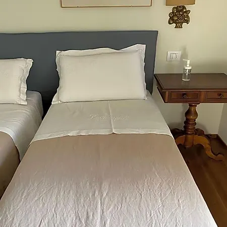 Bed & Breakfast Panigai House 3*
